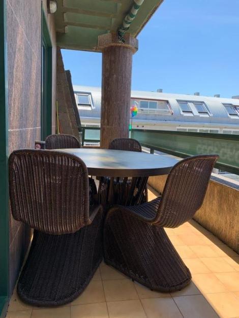 Apartamentos En Playa De Samil Primera Linea De Playa Pe Na Areia Віго Екстер'єр фото