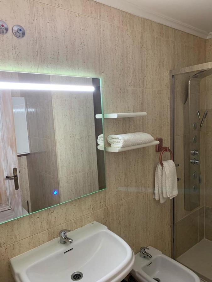 Apartamentos En Playa De Samil Primera Linea De Playa Pe Na Areia Віго Екстер'єр фото